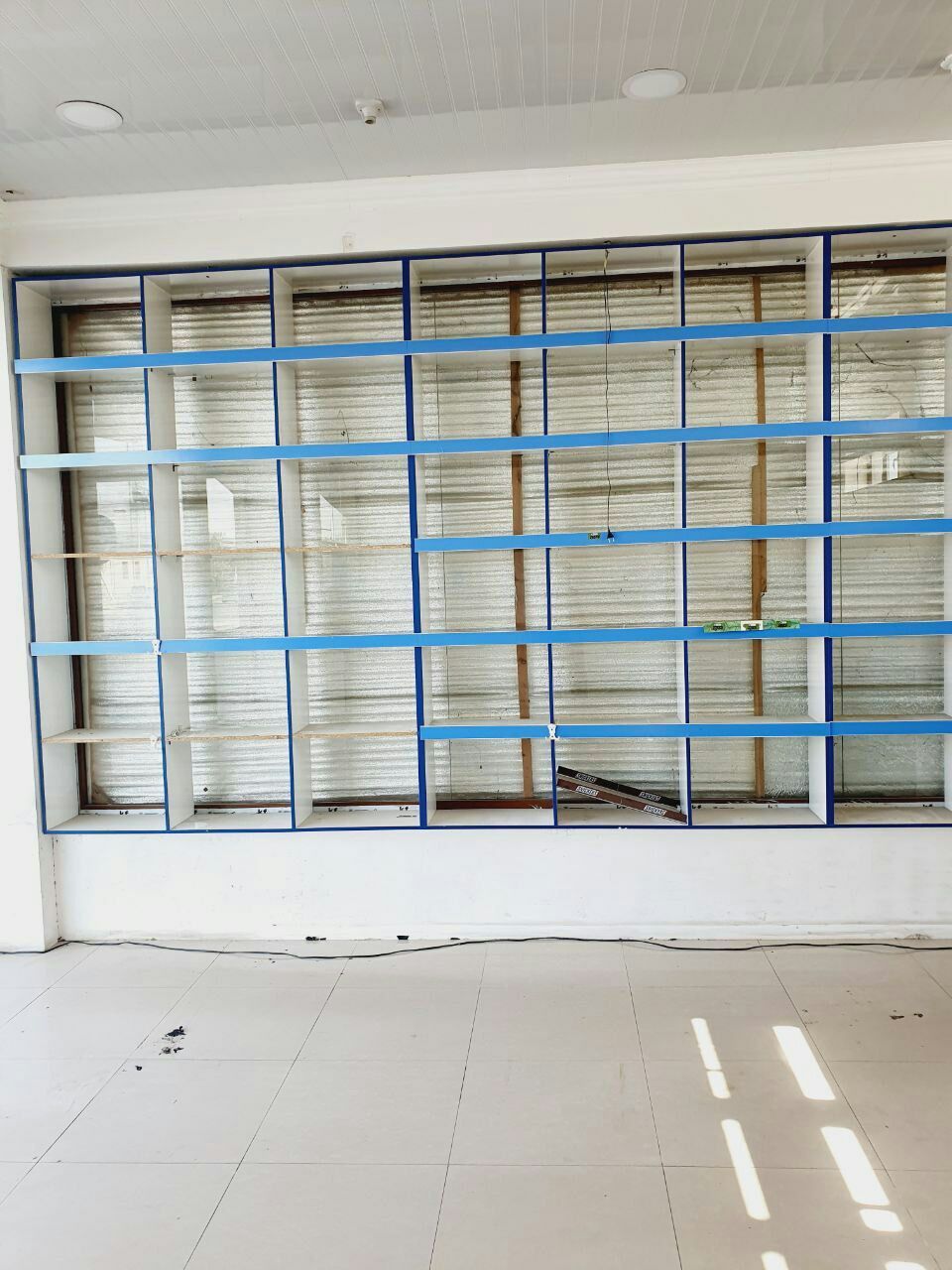 Stelaj sotiladi mini market uchun