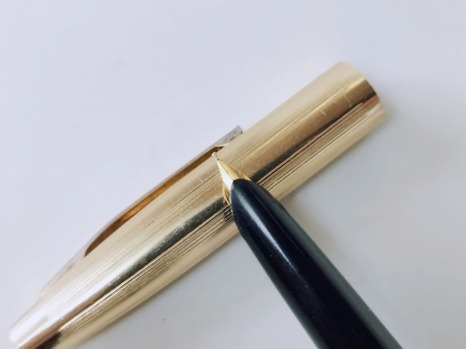 Stilou vechi cu pompita