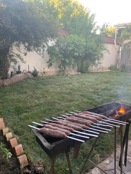 Салом чайхана , циалковского, мирзо улугбек . Речка во дворе !