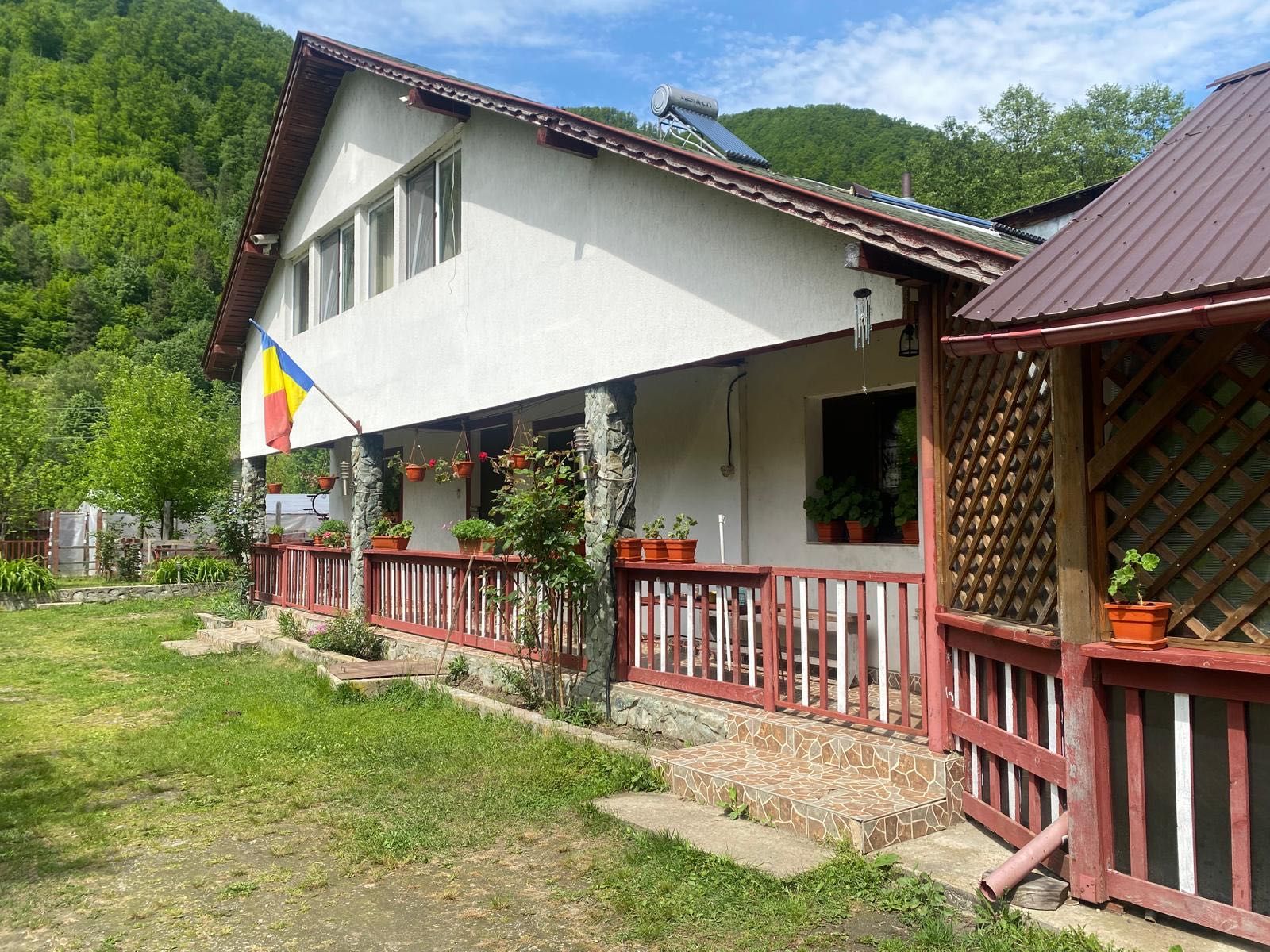Vând casă de vacanță în zona Păscoaia - Brezoi