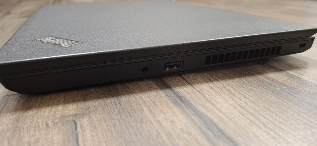 14" Lenovo ThinkPad L490| I5 8365U vPRO | 8GB DDR4 | 256 SSD |