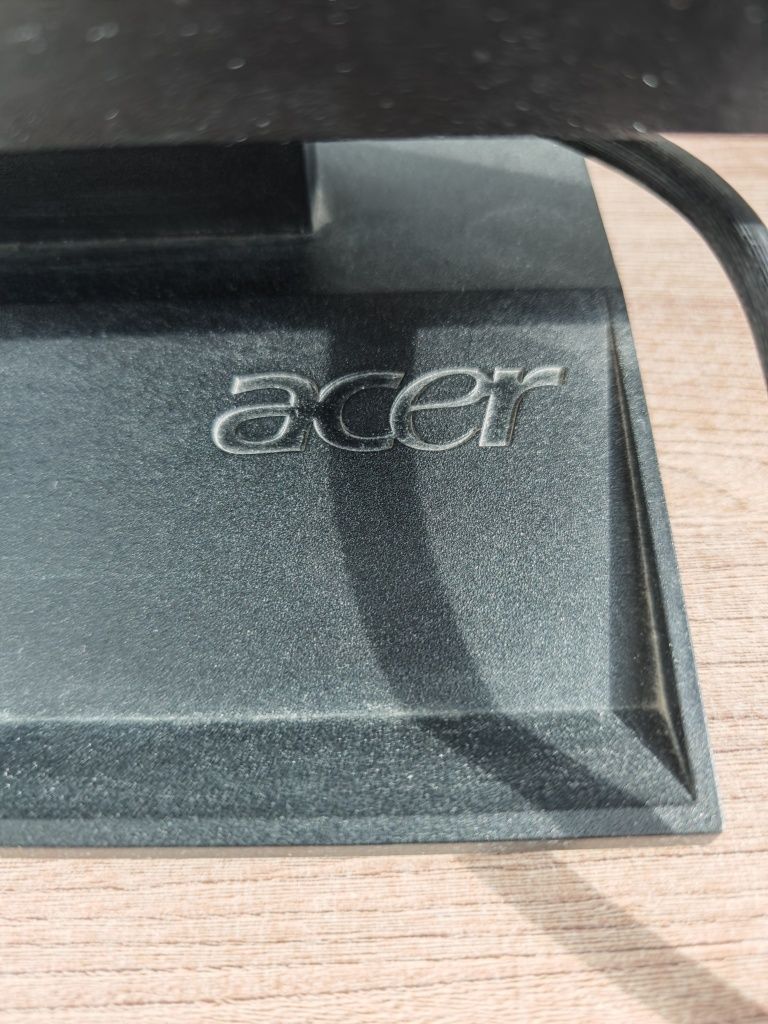 Продам монитор 17" Aser V173