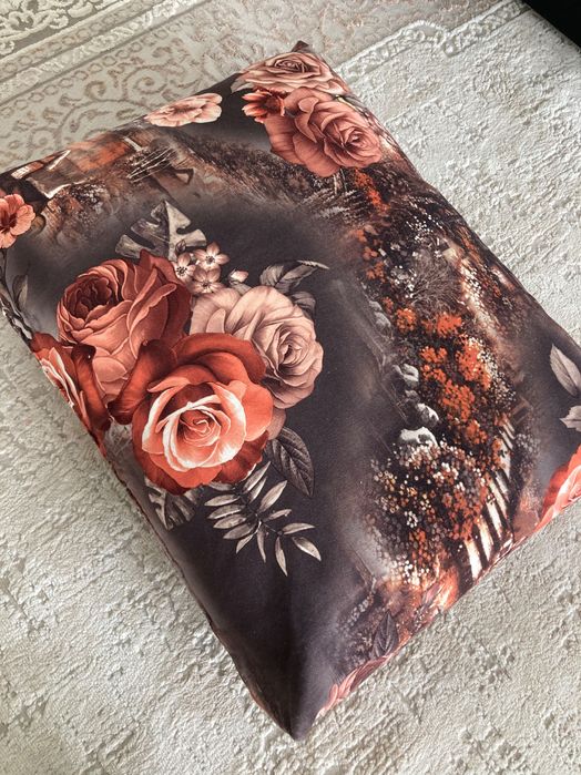 Продам подушки на диван,ковры,паласы