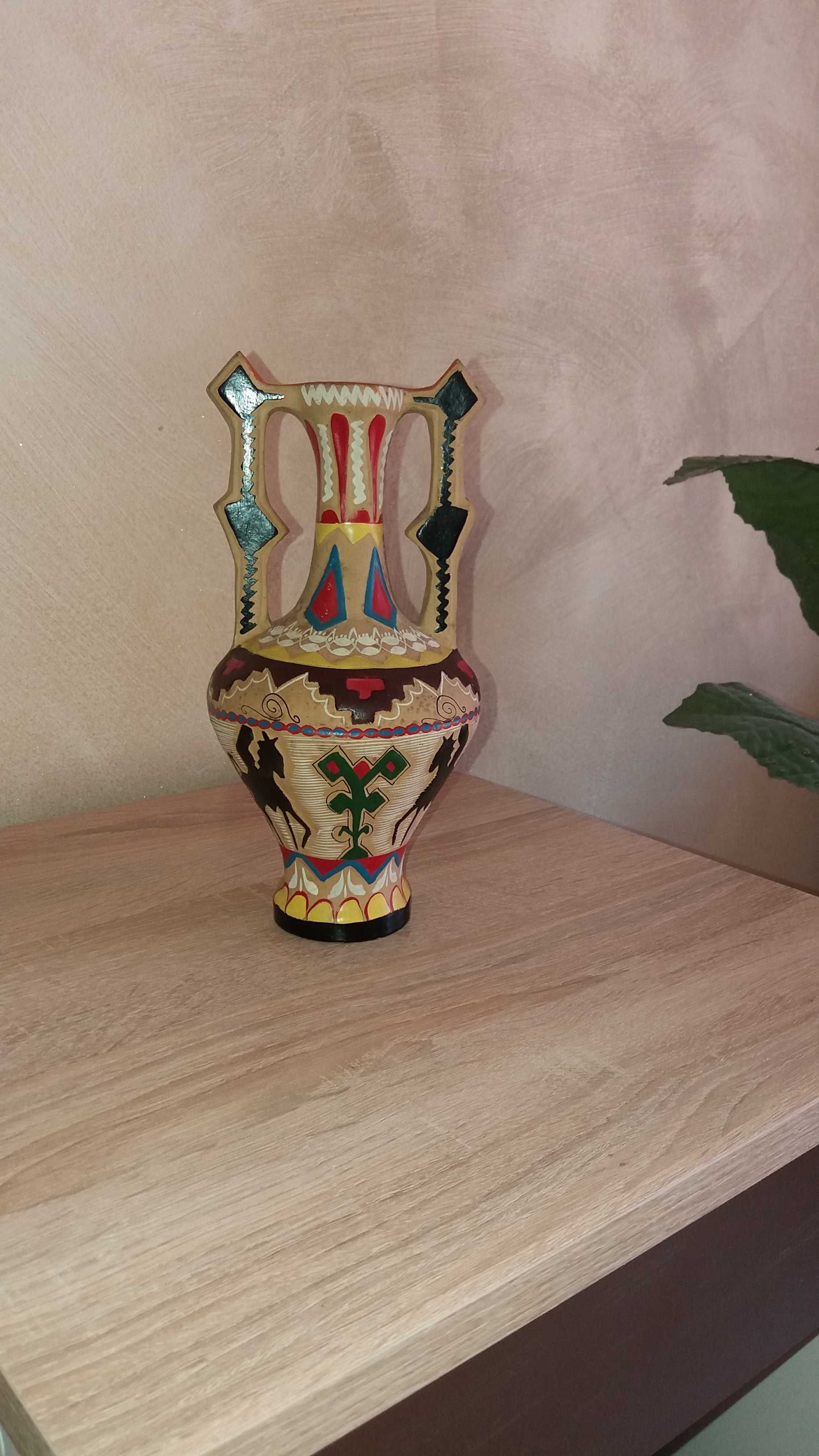 керамична ваза- амфора