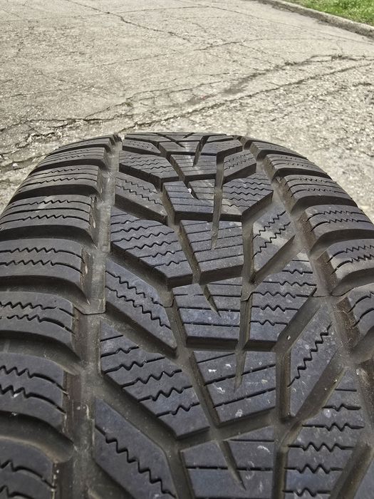 Гуми Ханкок 215/45/18