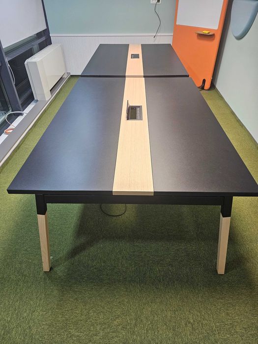 Masa sala de conferinta