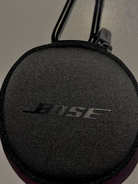 Casti cu fir BOSE originale cu tot cu carcasa