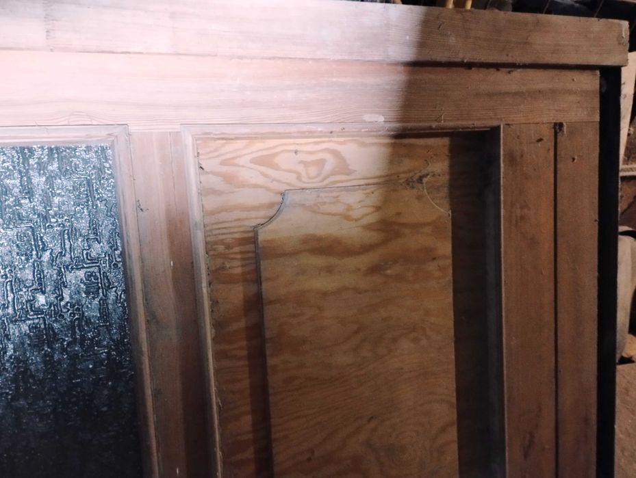 Дверь с косяком (деревянная)