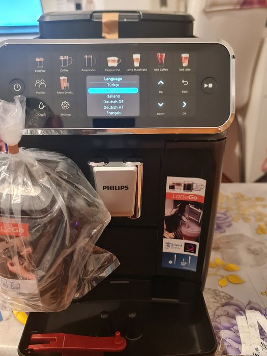 PHILIPS Seria 5500 EP5541/50, 1.8l, 1500W, 15 bar, n