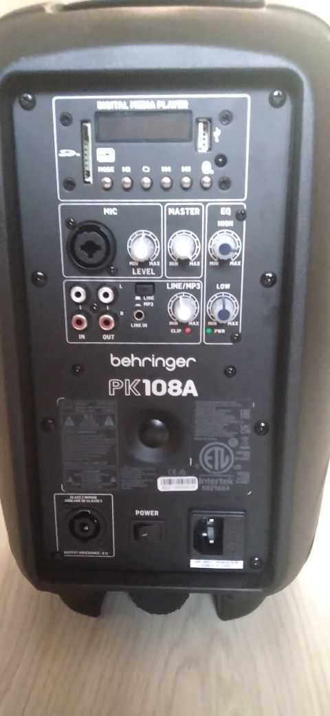 Boxa activa Behringer