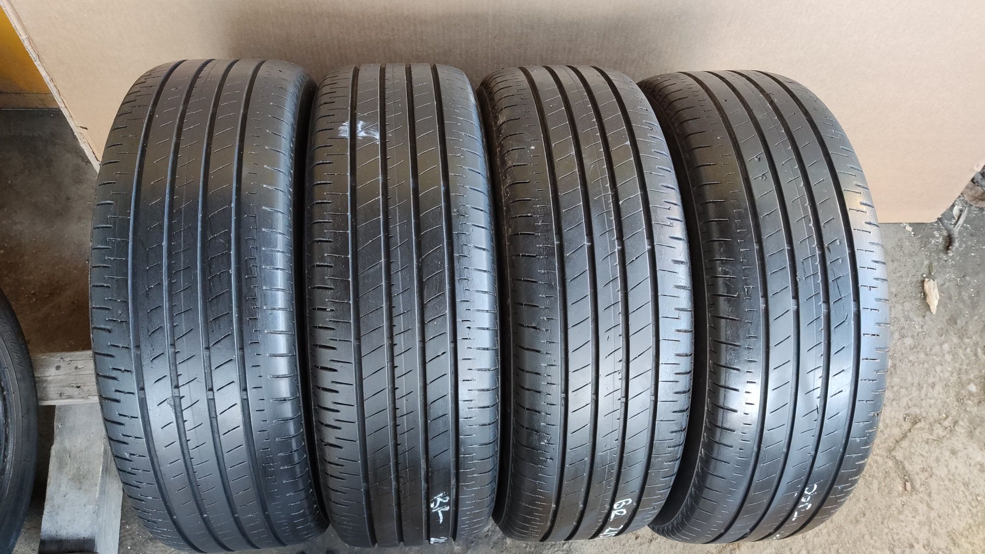 4бр летни гуми 215/60/17 Bridgestone Turanza T005A
dot0519
6.5-7mm гра