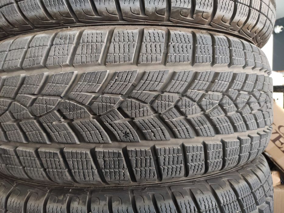 4бр Като нови зимни гуми 215 60 17 - Goodyear - DOT 2023