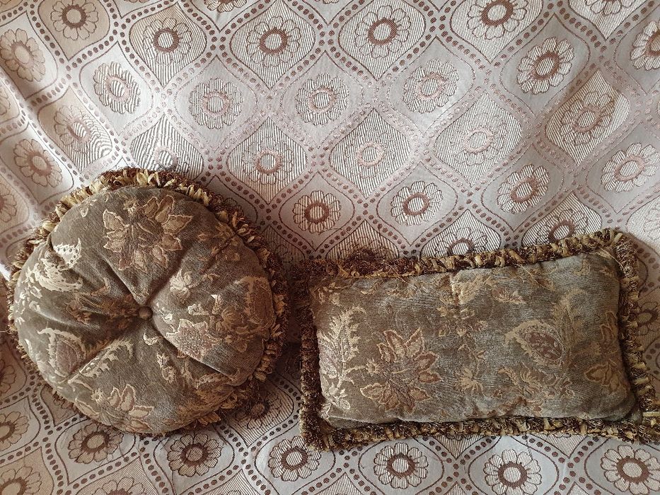 Подушки для дивана, потютьков
