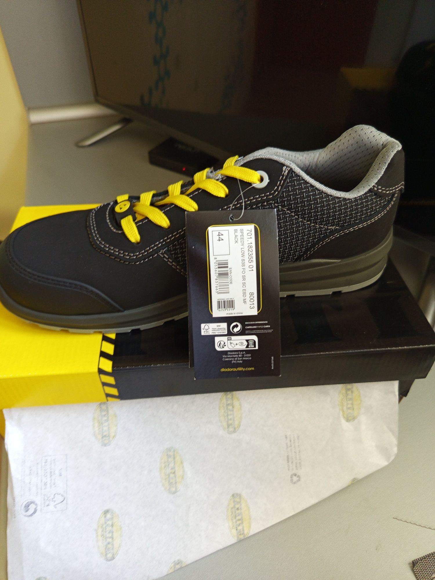 Нови работни обувки Diadora speedy low. 44 номер