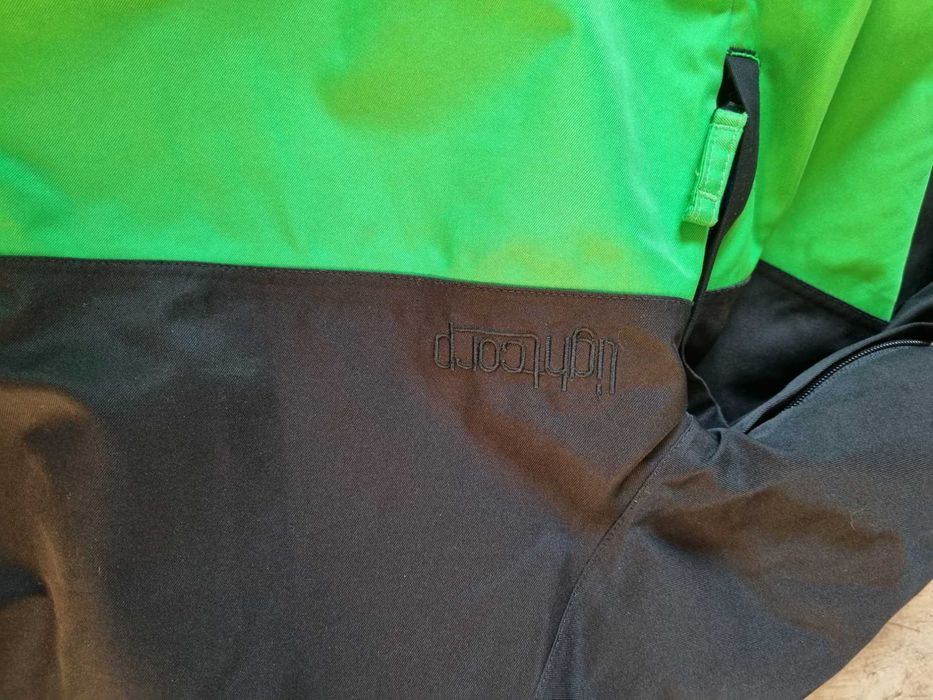 Costum Snowboard / Ski Geaca si pantaloni Marime M