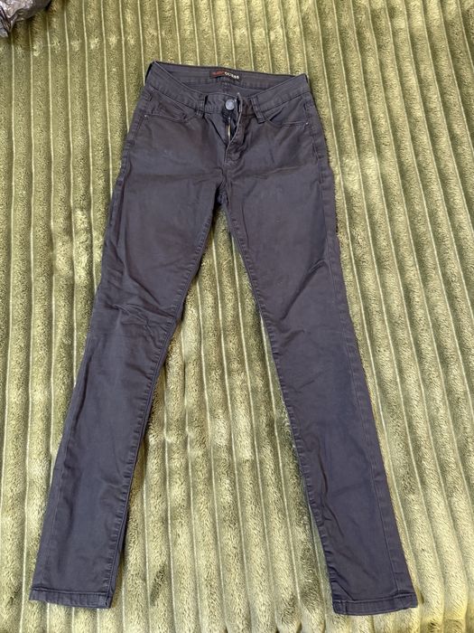 Черен панталон Guess