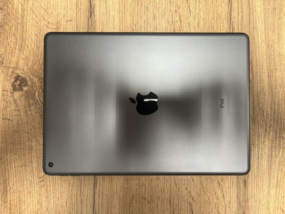 Продам ipad 8 б/у wi-fi