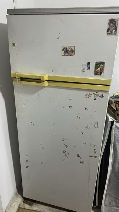 Продам рабочии холодильник