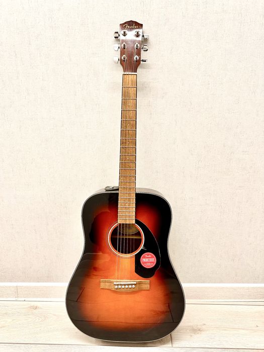 Продам акустическую гитару