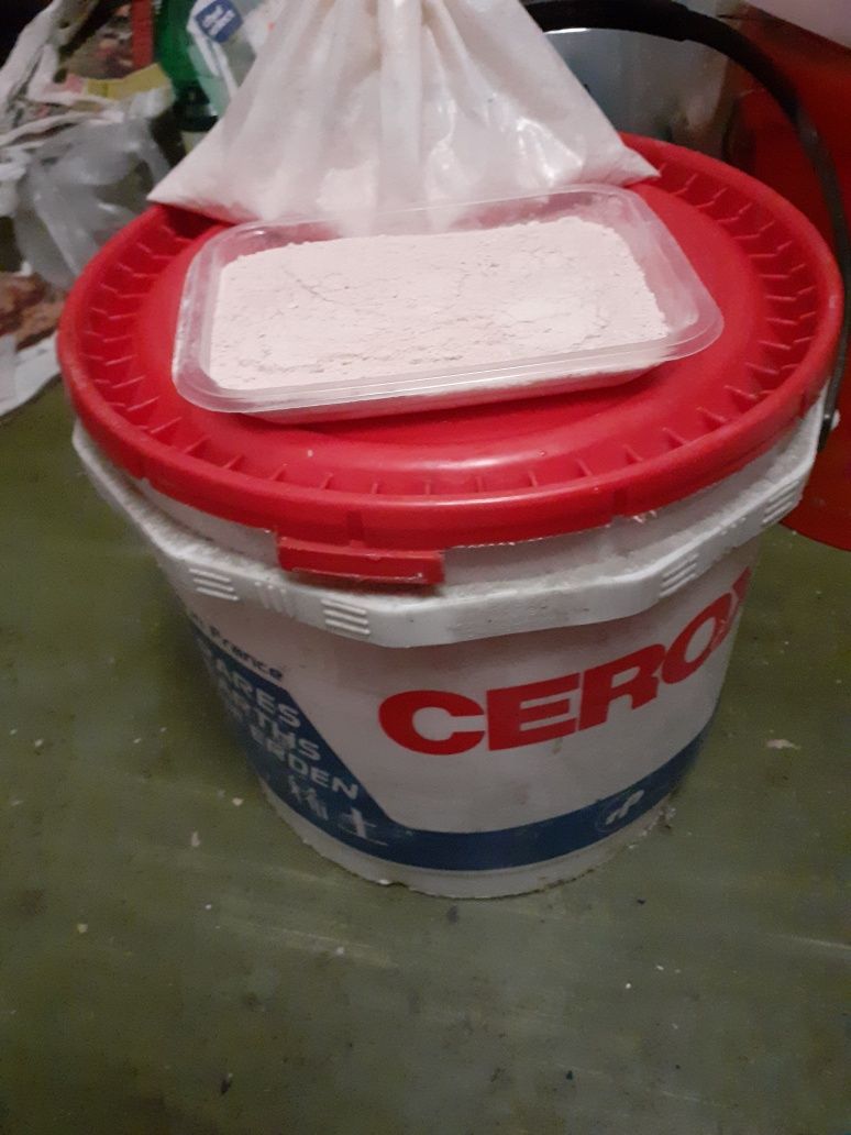 vând  1 kg oxid de ceriu