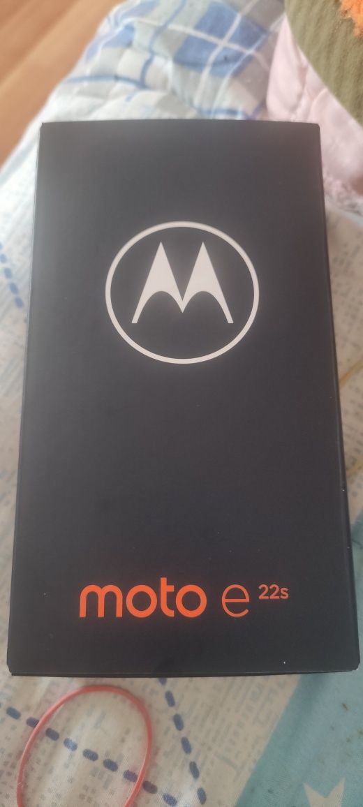 Vind telefon mobil Motorola moto e22s de 4 ram cu 64 de stocare