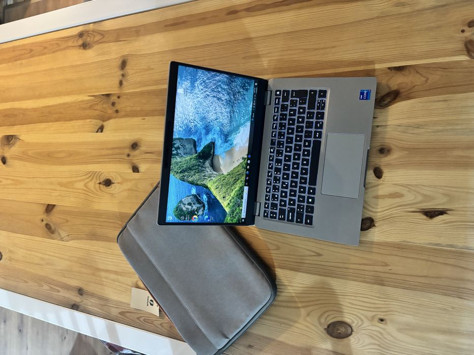 Dell Latitude 5320• i7-11Th gen• (Generatia 11)• 13 inch• geanta noua•