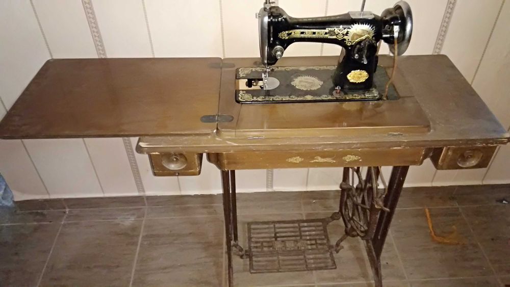 Ретро шевна машина ,напълно автентична