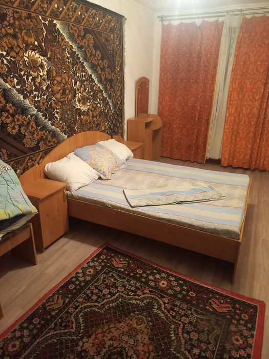 Сдам  двухкомнатная район Новостройка,по суточно,по часовой