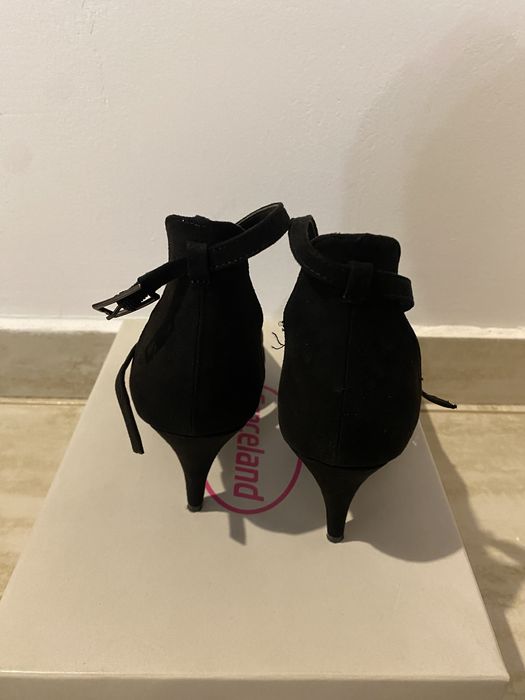 Sandale negre cu toc