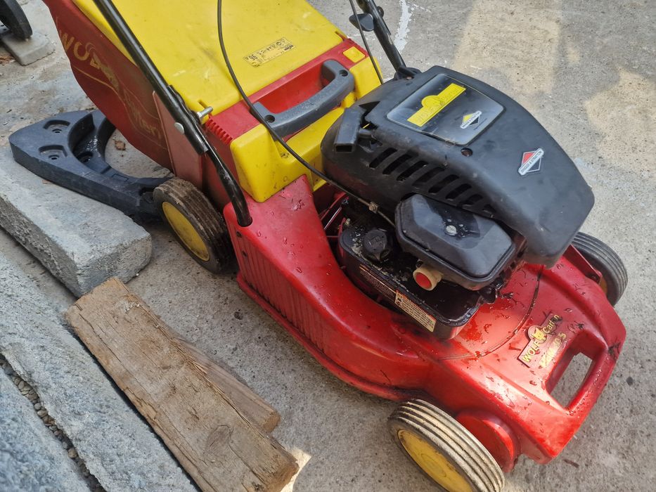 Masinan de tuns iarba pe benzina Briggs 4cp cu sac