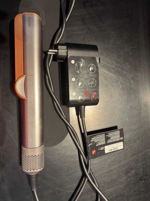 Dyson HT01 Airstrait