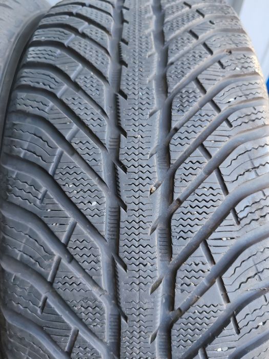 Vând anvelope second