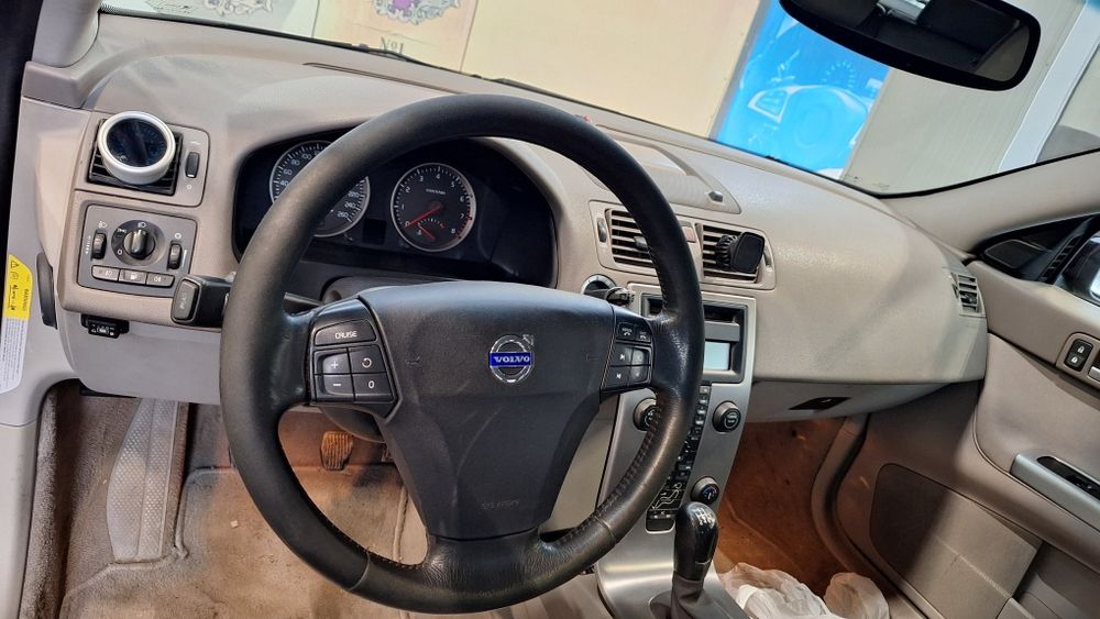 Volvo v50 T5 220 коня