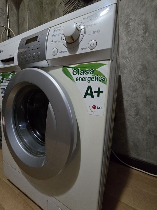 Masina de spalat rufe LG
