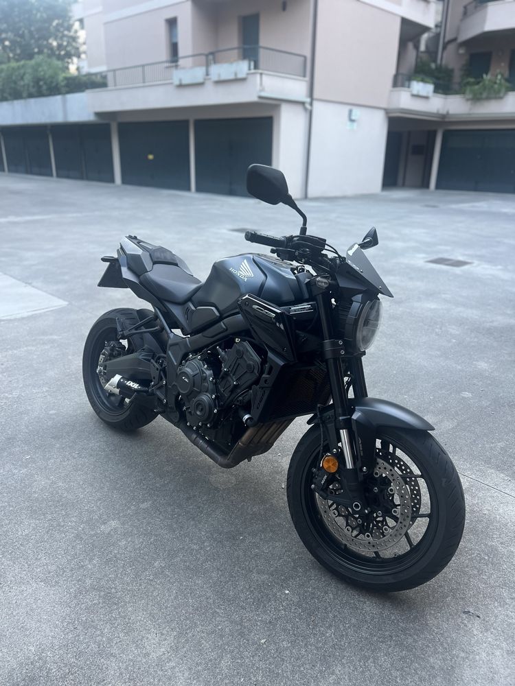 Honda CB 650 R 2023  /BlackEdition