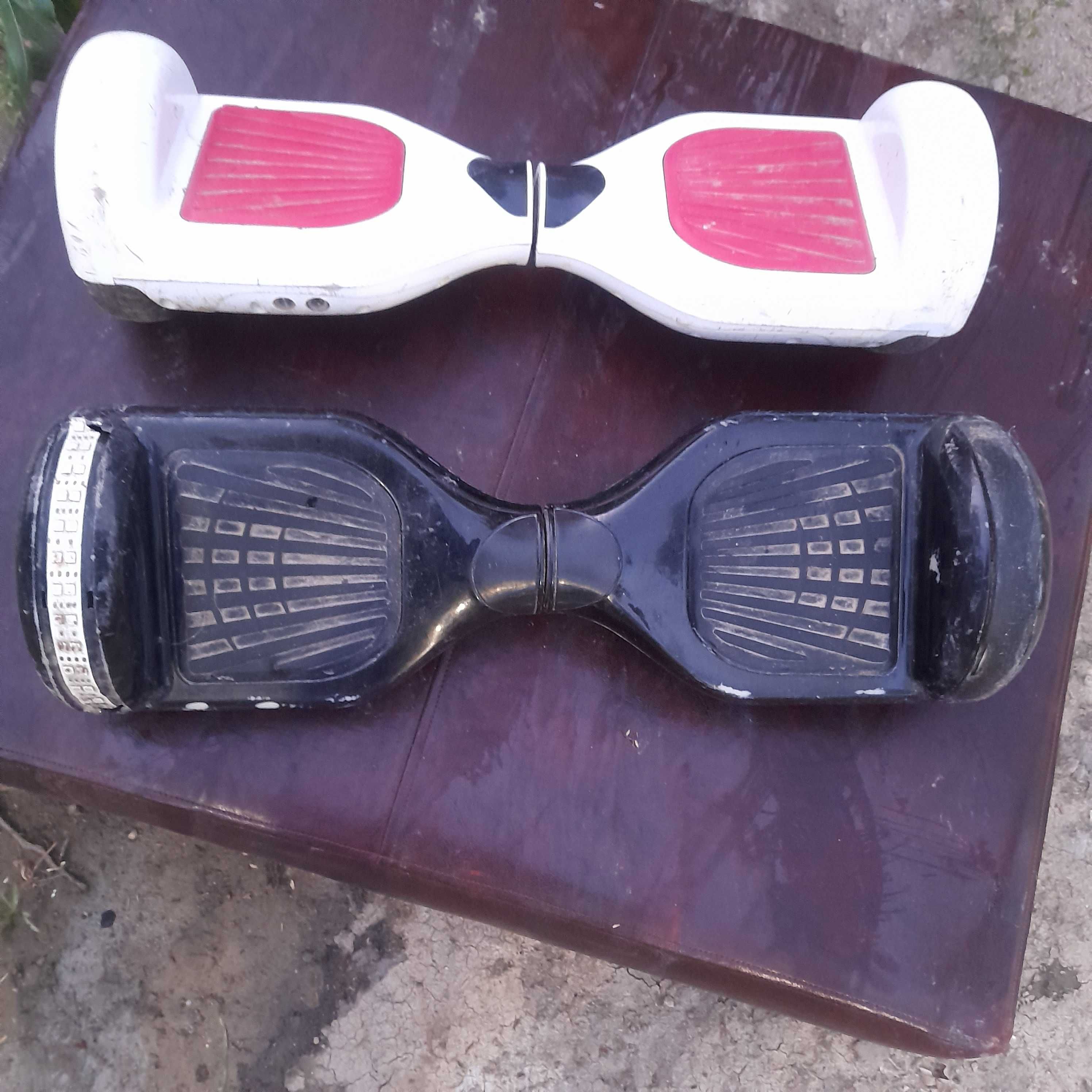 Vand 2 hoverboard nustiu dacă funcționează