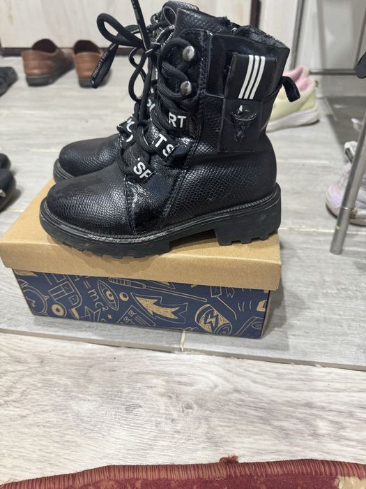 Продам демисезонный обувь