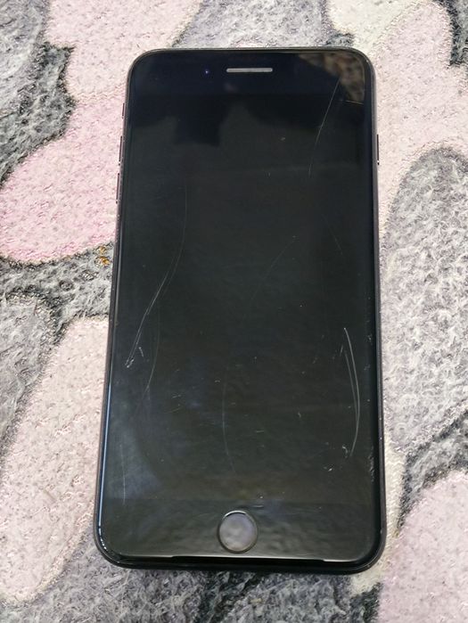 Продам iPhone 7 Plus