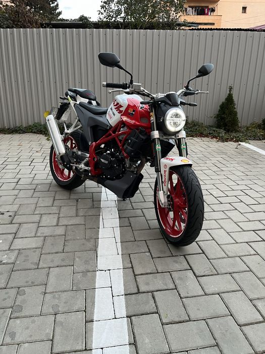 Motocicleta SWM Varez 125 A1