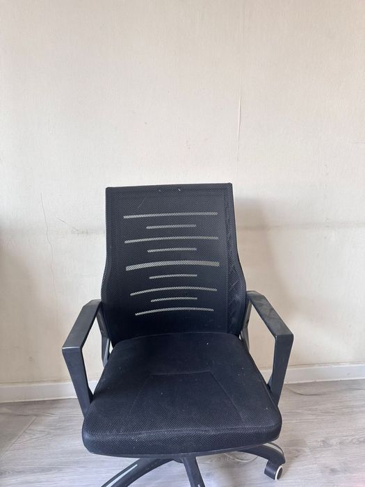 Кресло офисное в хорошем состоянии б/у