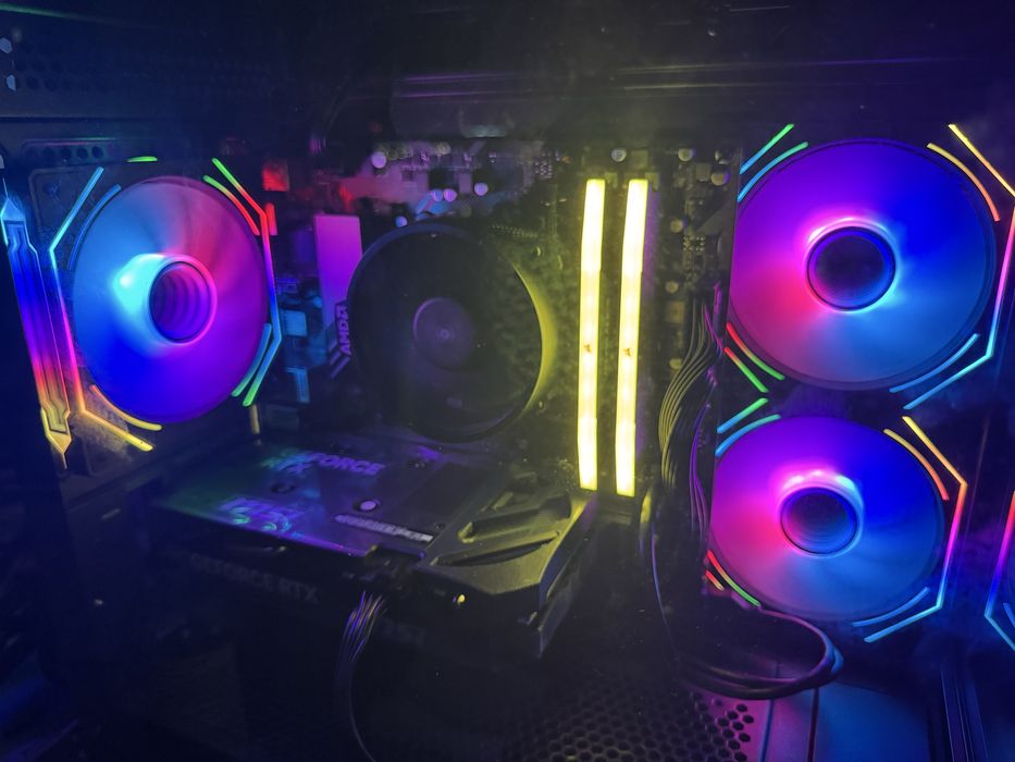 PC gaming AMD 32GB Ram cu RTX5060