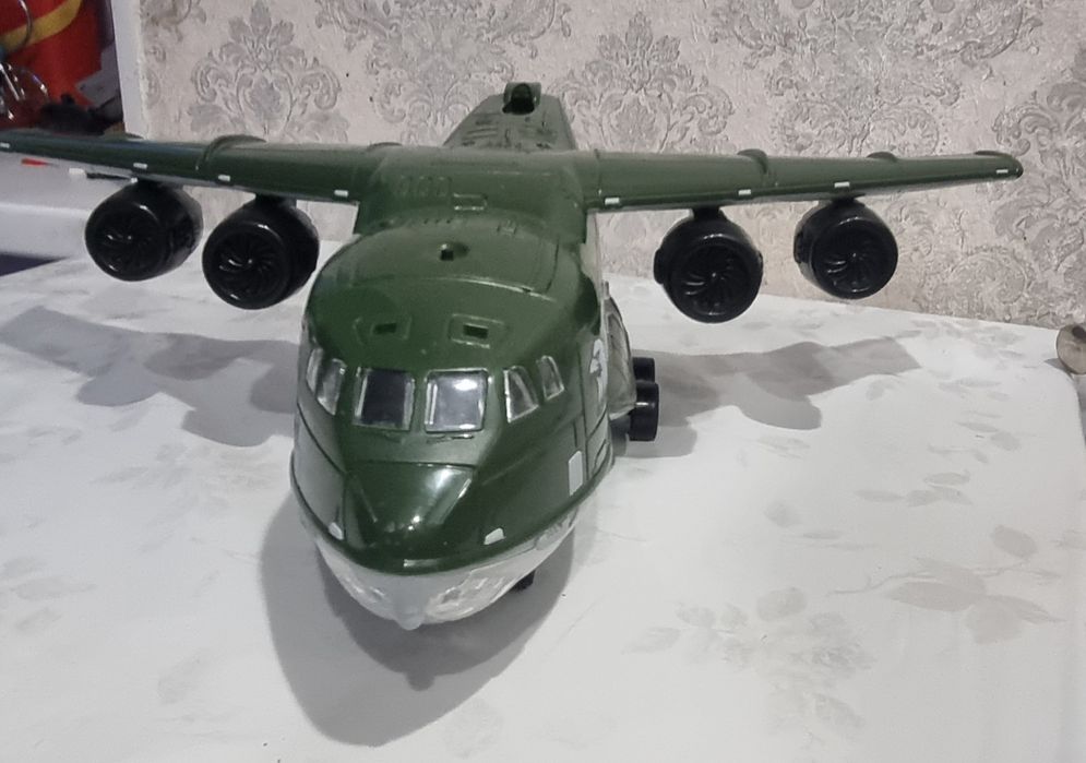 Самолёт танки военные машины