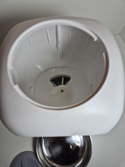 Hranitor animale SMART WIFI dispenser automat hrana caini si pisici