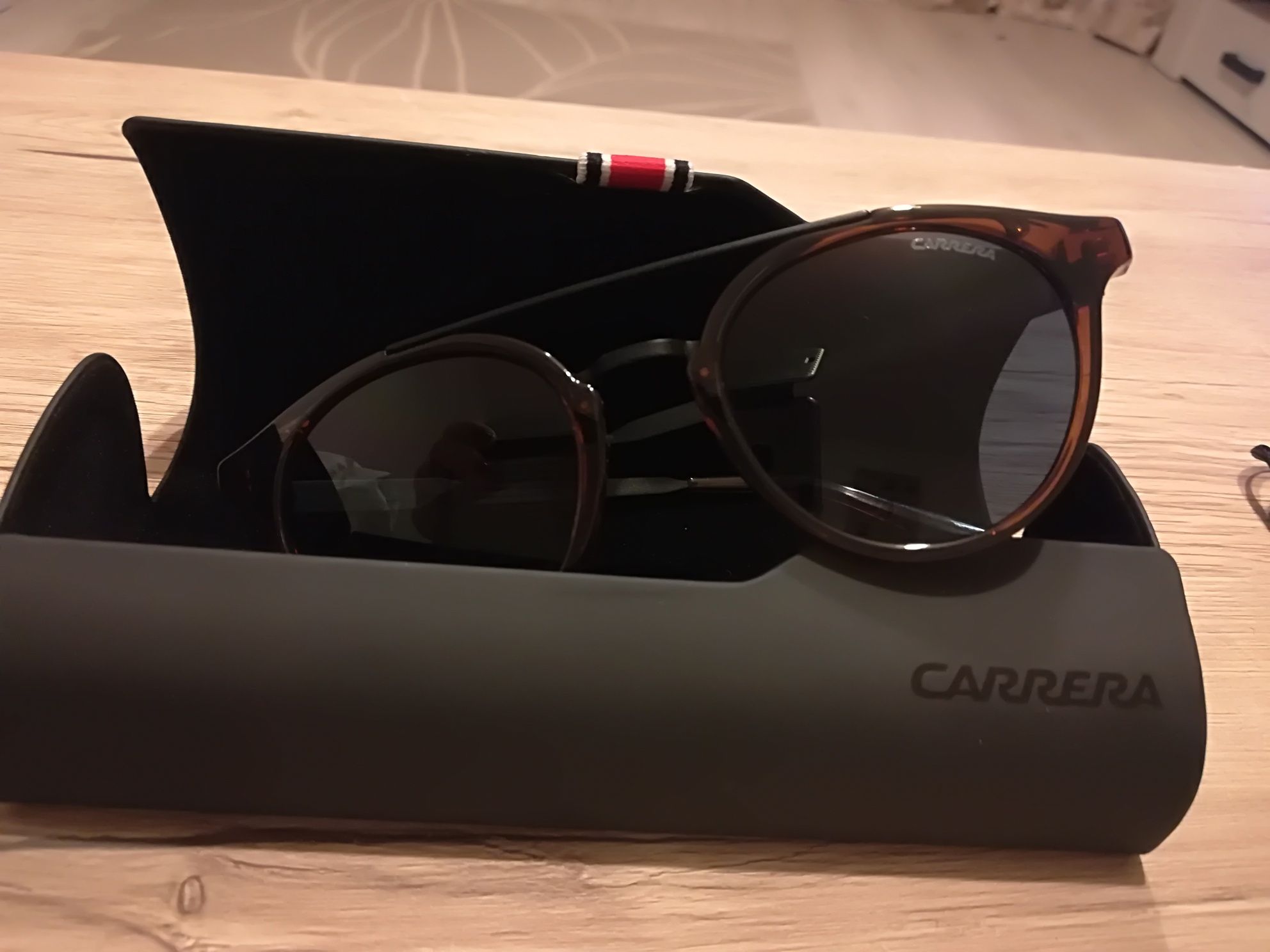 Ochelari de soare 100% originali, Carrera