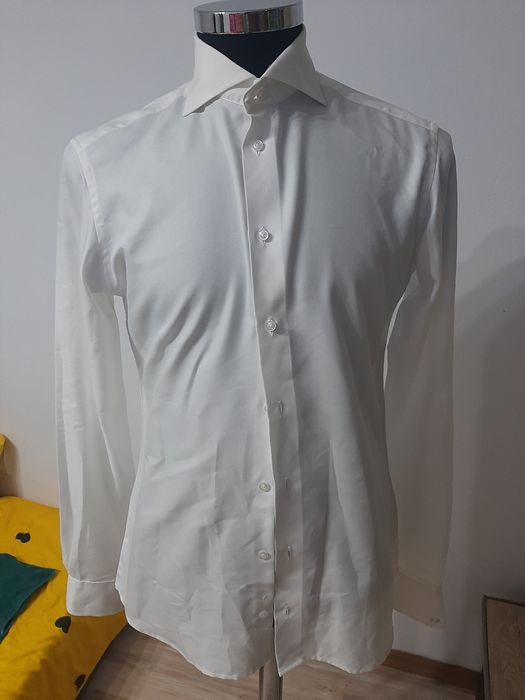 Vand/ schimb Cămașă originală marimea 40