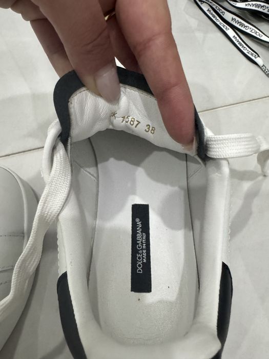 Vand adidasi dolce gabbana originali 100%