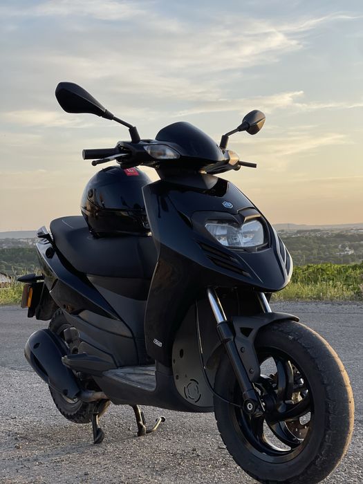 Scuter piagio typhon 125 2014 se conduce cu B