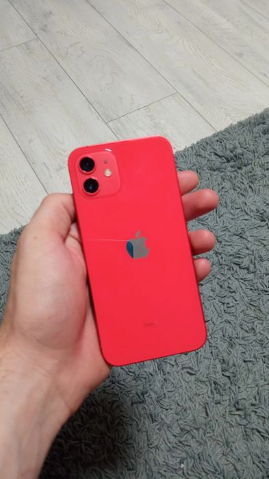 iPhone 12 Червен