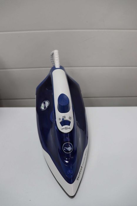 Парна ютия Tefal Express FV2838, 2400 W за бързо нагряванe