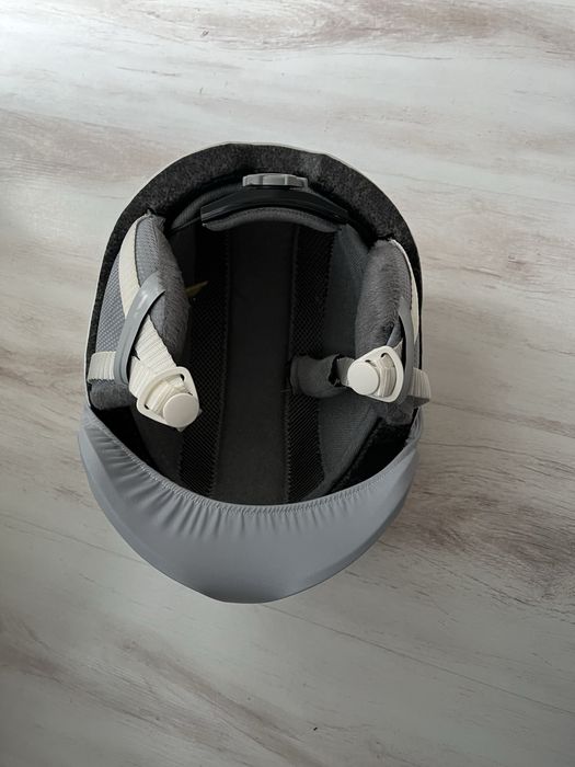 Ски каска с очила